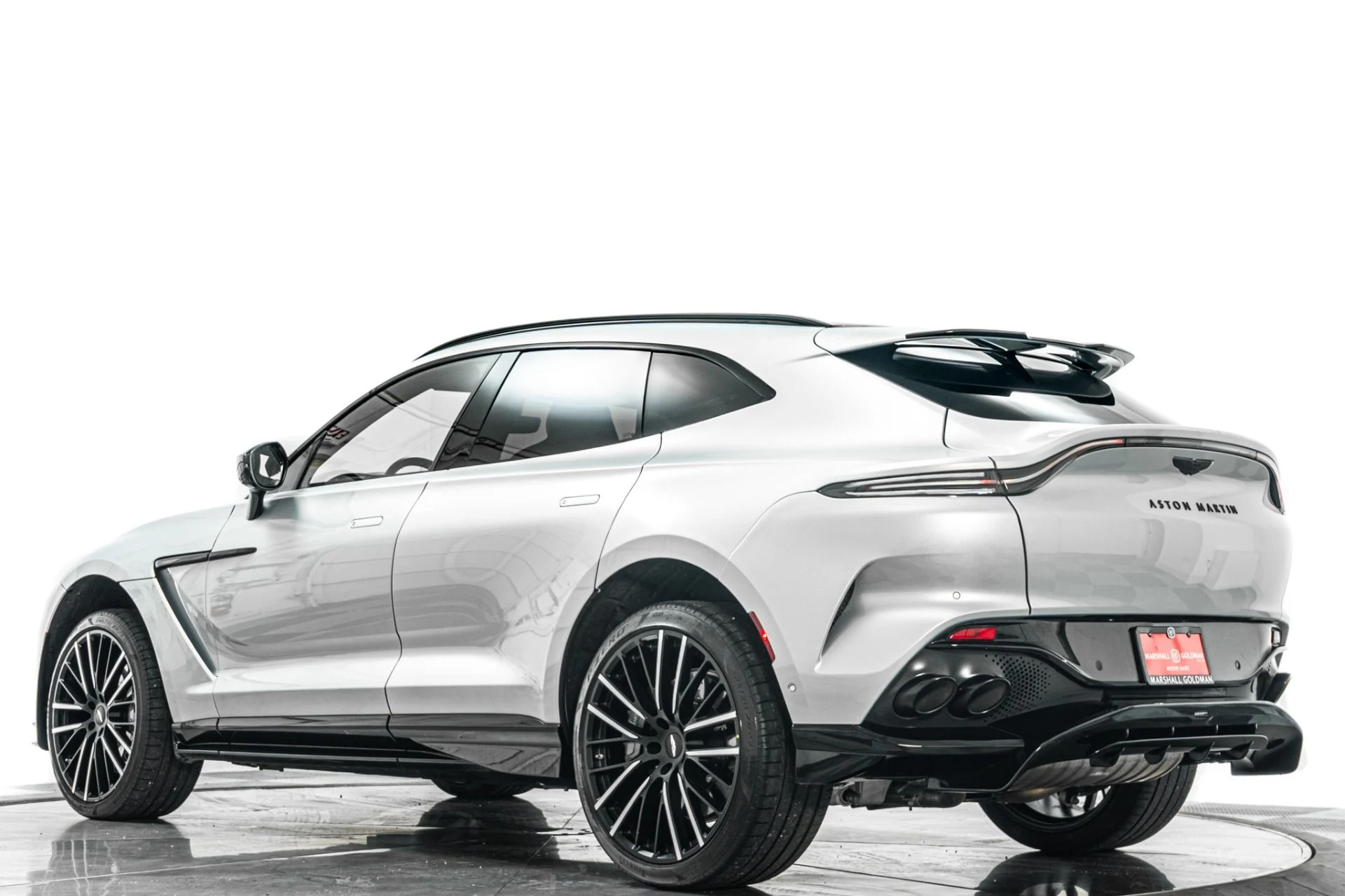 mph034_1325855976_Used_2023_Aston_Martin_DBX_707_1782508866_15c398a89b