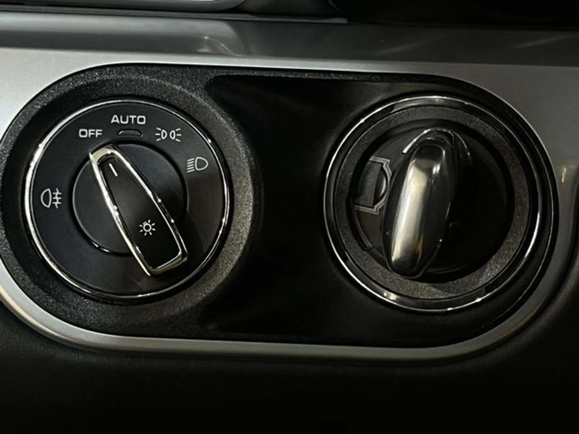 mph034_132771250_a240b5b8df57f111408e68d43fe98ea2x_0168f50009