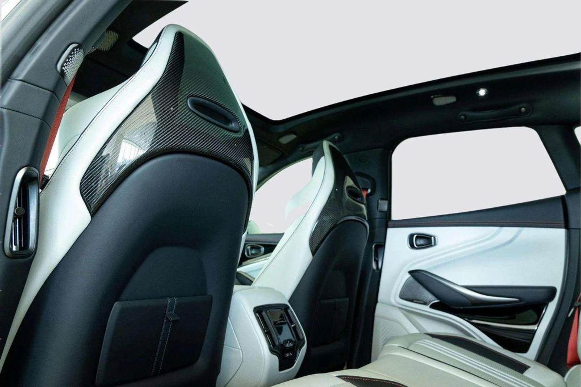 mph034_1331363893_M_Ll5x_Px_Xi_JO_Cx_Sv_J7_U0_MZ_Nz_K_Do_6ef5c858e0