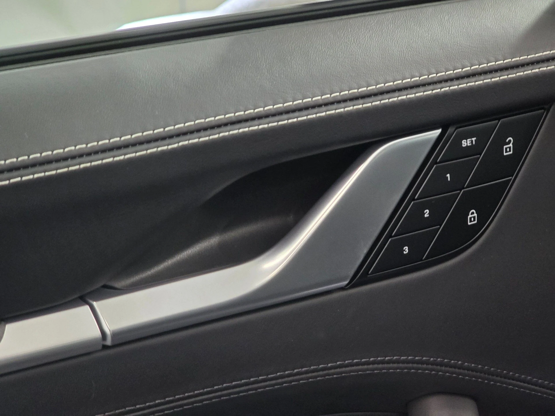 mph034_1334081680_1eefbcd8431a3d433798d597f47d6c47x_430e0ec036