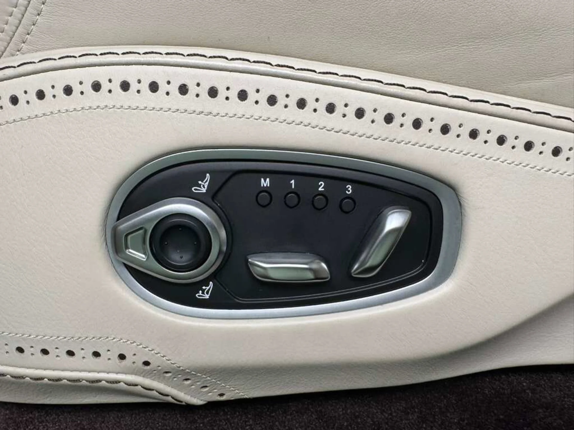 mph034_133456220_3024d1bfdf0b23137ccc85ddb57f4a2c_2179acea08