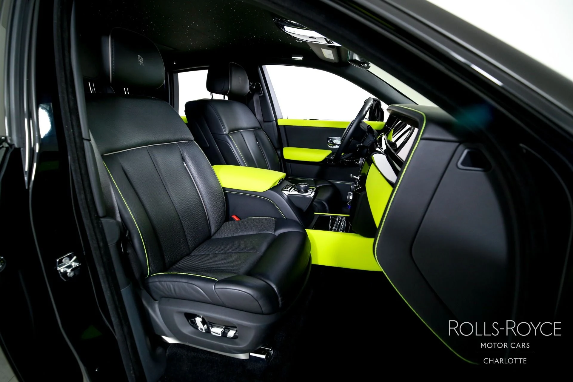 mph034_1343494398_Used_2019_Rolls_Royce_Phantom_1769450314_c0c0410658