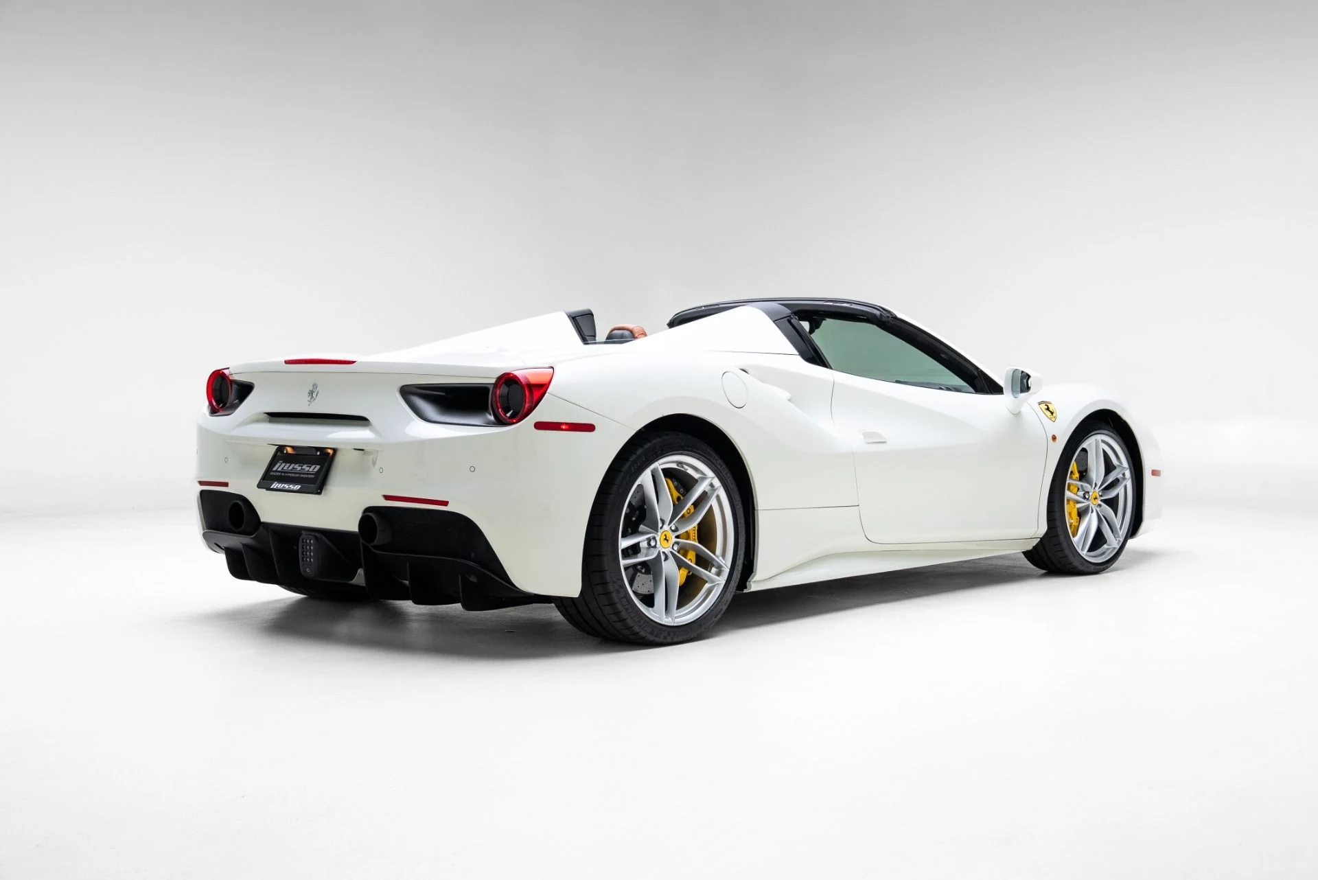 mph034_1351952793_Used_2018_Ferrari_488_Spider_1774383951_abb558fa6c