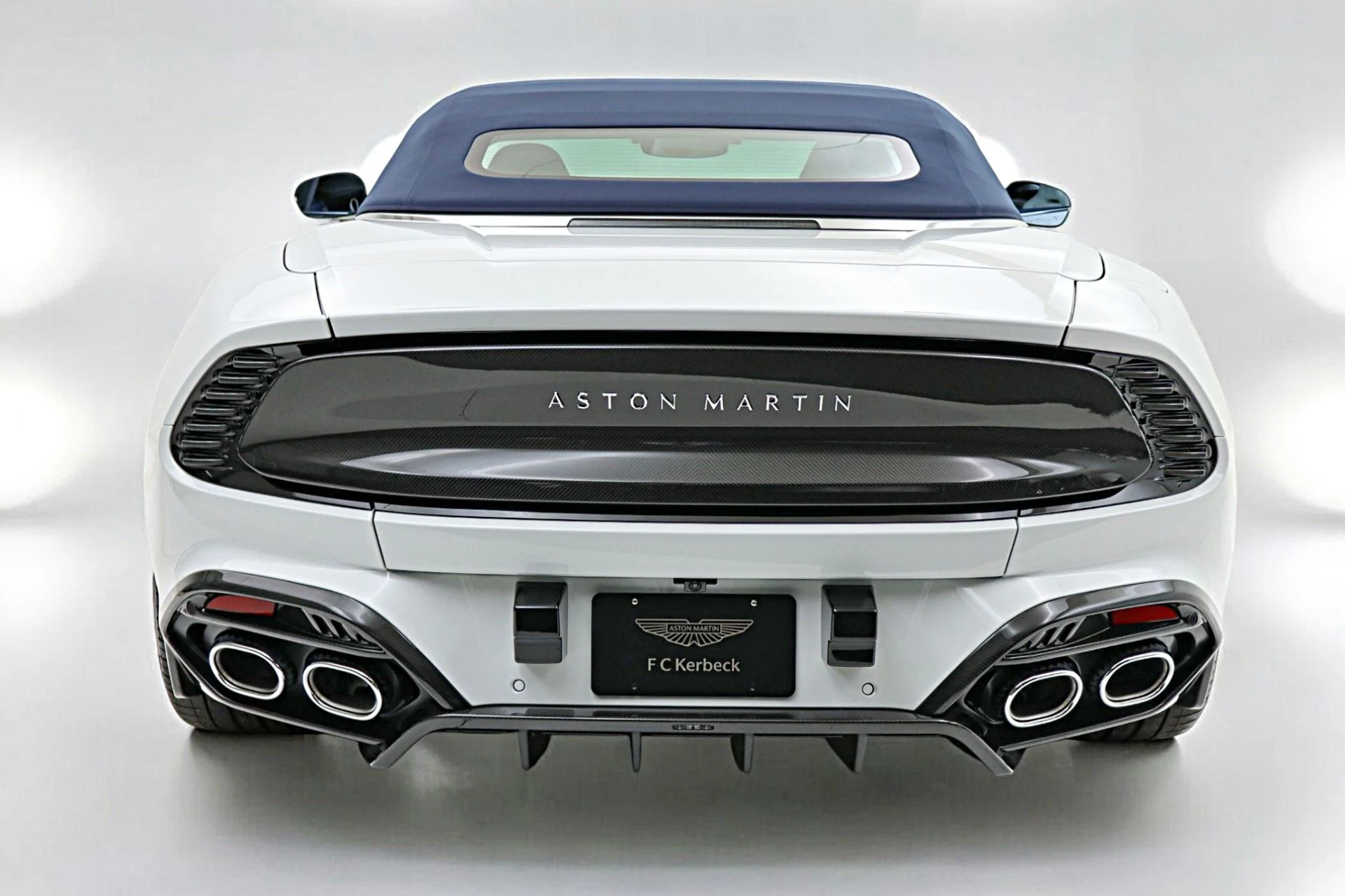 mph034_136034481_New_2026_Aston_Martin_Vanquish_Volante_49b2caf096