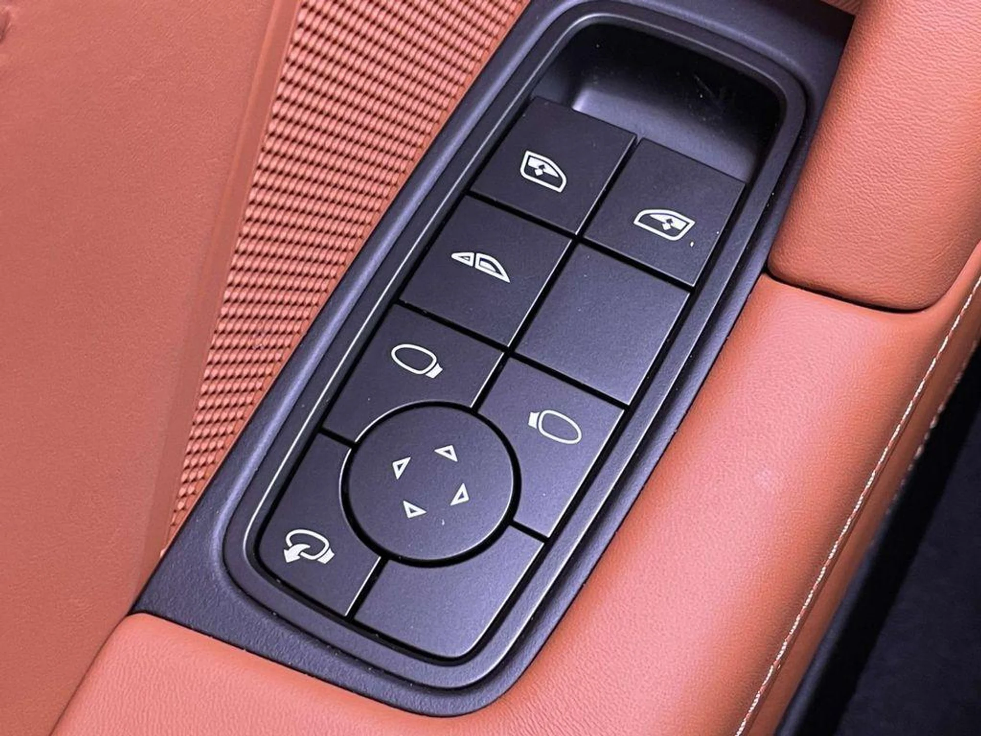 mph034_1373686505_n_HU_7_Xm_N_Imem_Itu_P77_F_Jc_DS_Qk2_M_e57118dfff