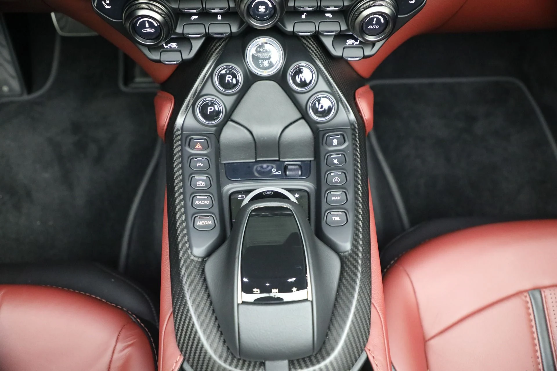 mph034_1389551653_Used_2021_Aston_Martin_Vantage_1764880990_a3d4781a83