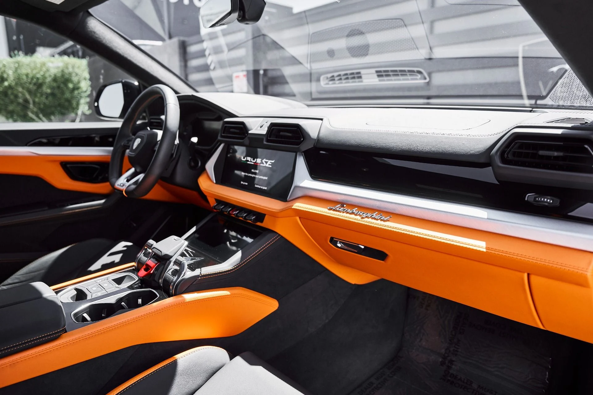 mph034_140483326_Used_2025_Lamborghini_Urus_SE_1779992018_39c9f2b257