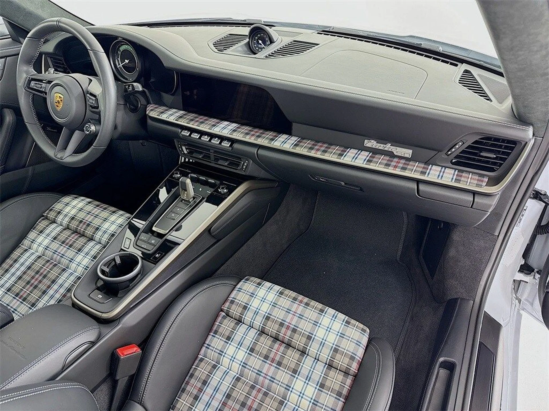 mph034_140491103_b42fae8cb7e7cc6a6ae64b83ad768cc6x_7124abfd41