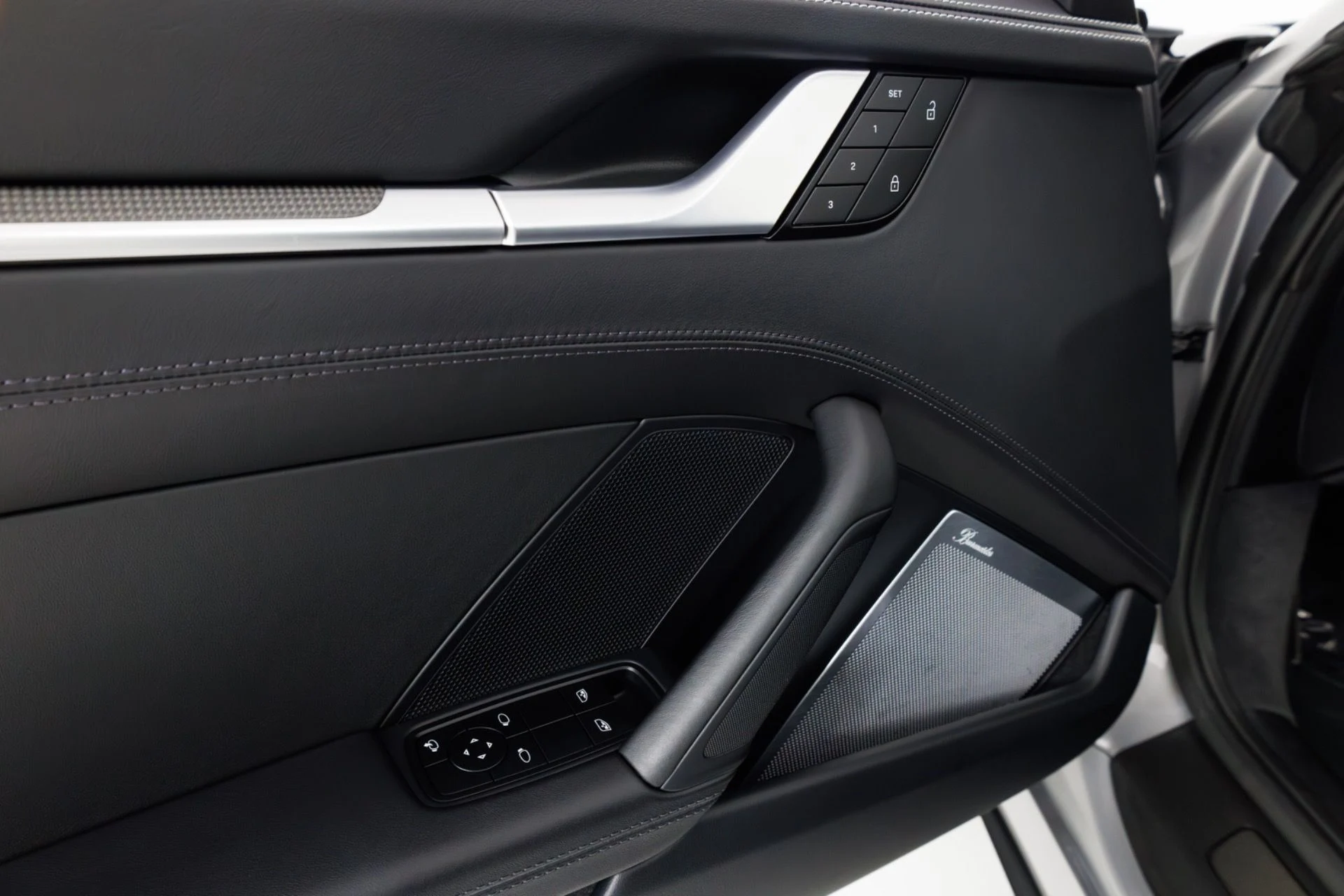 mph034_1428113452_Used_2022_Porsche_911_Targa_4_S_1772835268_99a7f19452