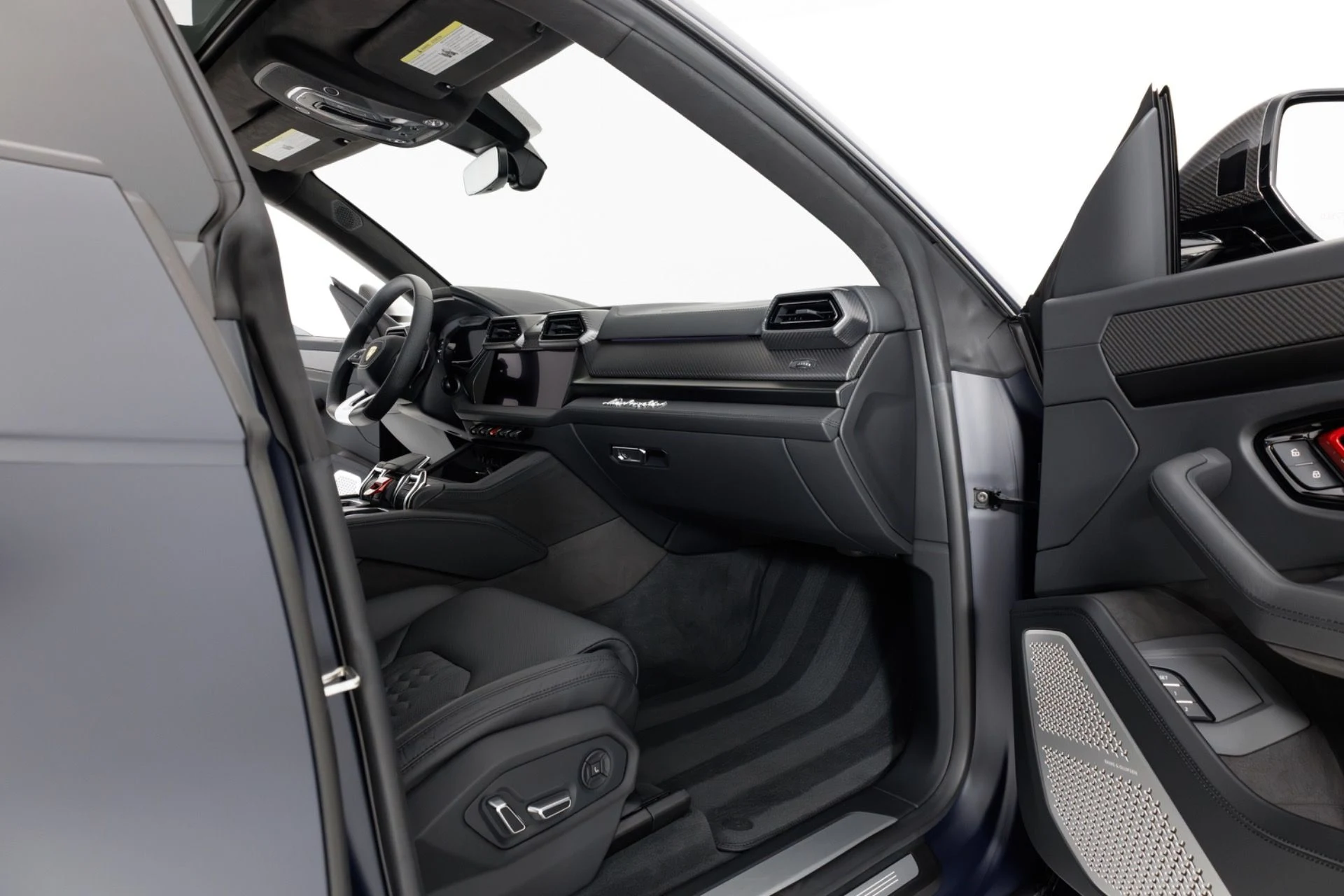 mph034_1432476889_Used_2025_Lamborghini_Urus_SE_1779304709_9f567b00dd