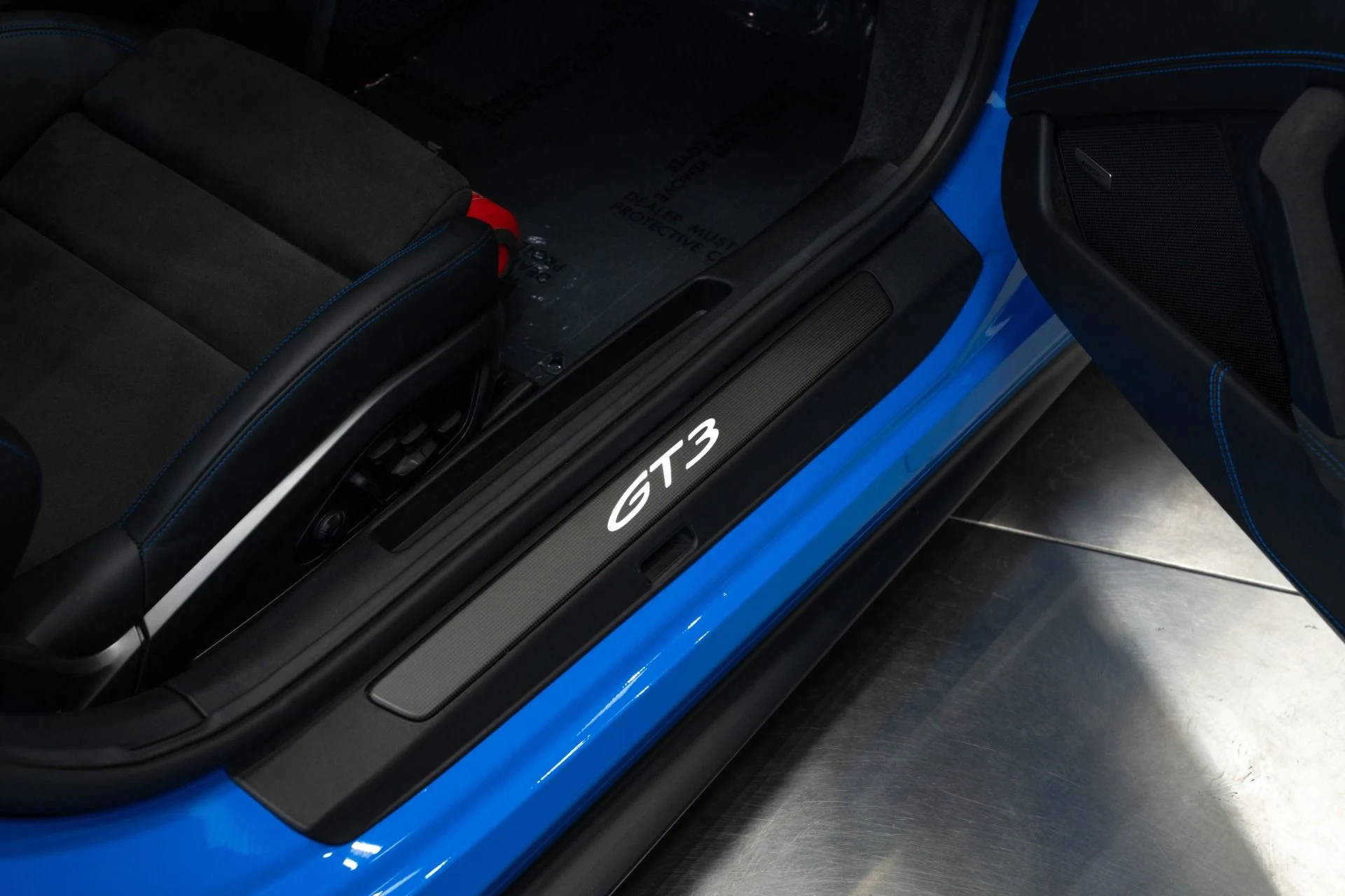 mph034_1442910479_Used_2022_Porsche_911_GT_3_6_Speed_1762362597_1a157060e0