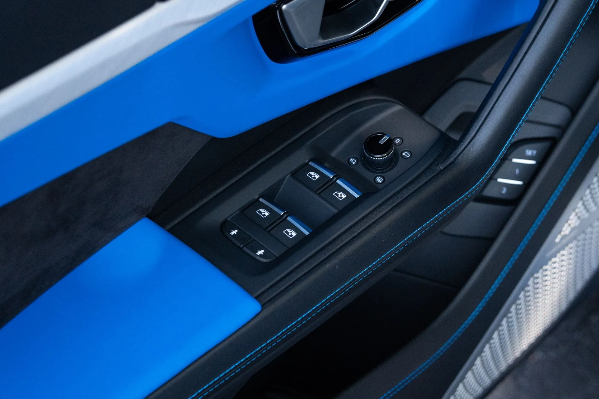 mph034_1442951681_Used_2019_Lamborghini_Urus_1781242066_bd3a3ccc3d