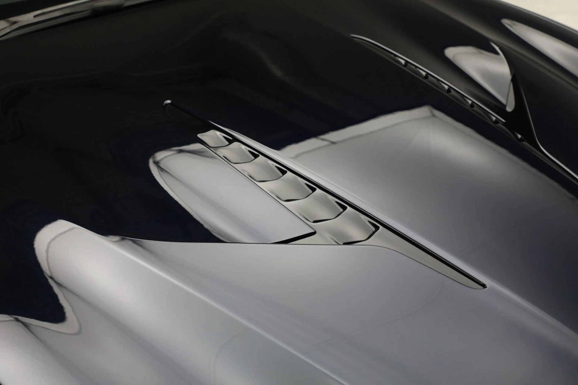 mph034_1445744014_New_2026_Aston_Martin_Vanquish_b88d960153