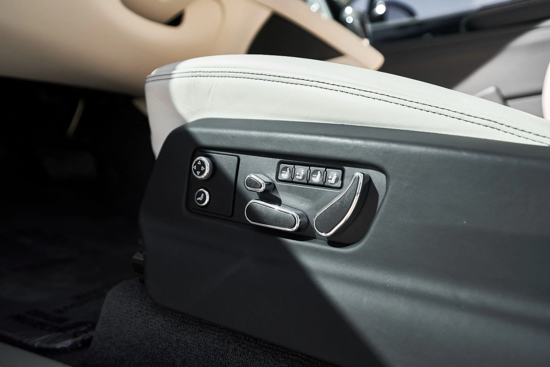 mph034_1453255628_Used_2024_Bentley_Bentayga_Hybrid_S_1759985924_a3f9d70c2d