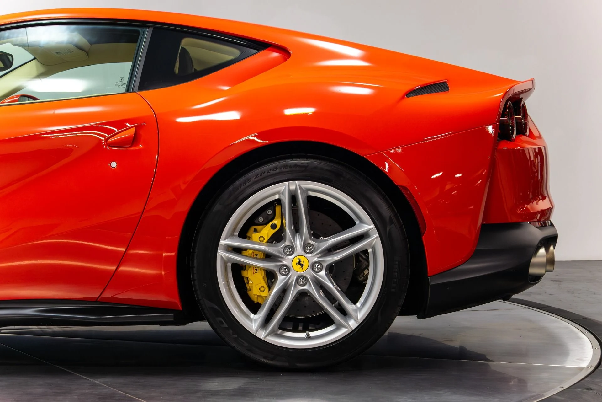 mph034_1462907971_Used_2018_Ferrari_812_Superfast_1763480061_243d8ac854