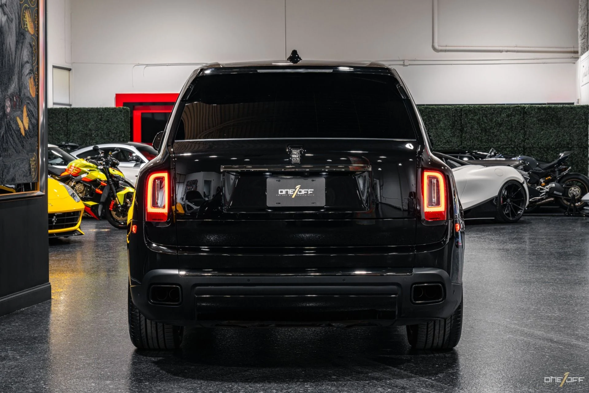mph034_1472922419_Used_2021_Rolls_Royce_Black_Badge_Cullinan_w_Warranty_Shooting_Star_Headliner_Theatre_Config_Tables_1697207402_0be175bd37