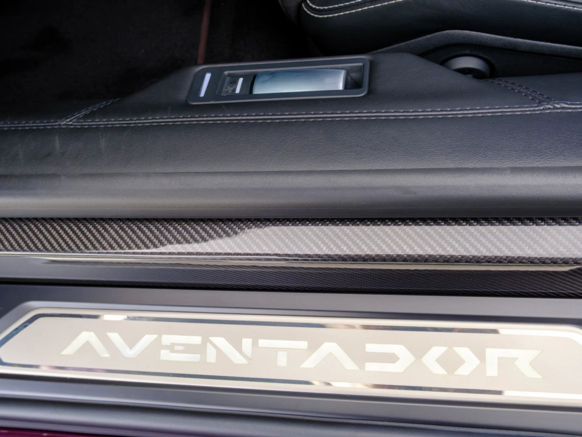 mph034_147514566_Used_2018_Lamborghini_Aventador_S_1778520653_b596848129