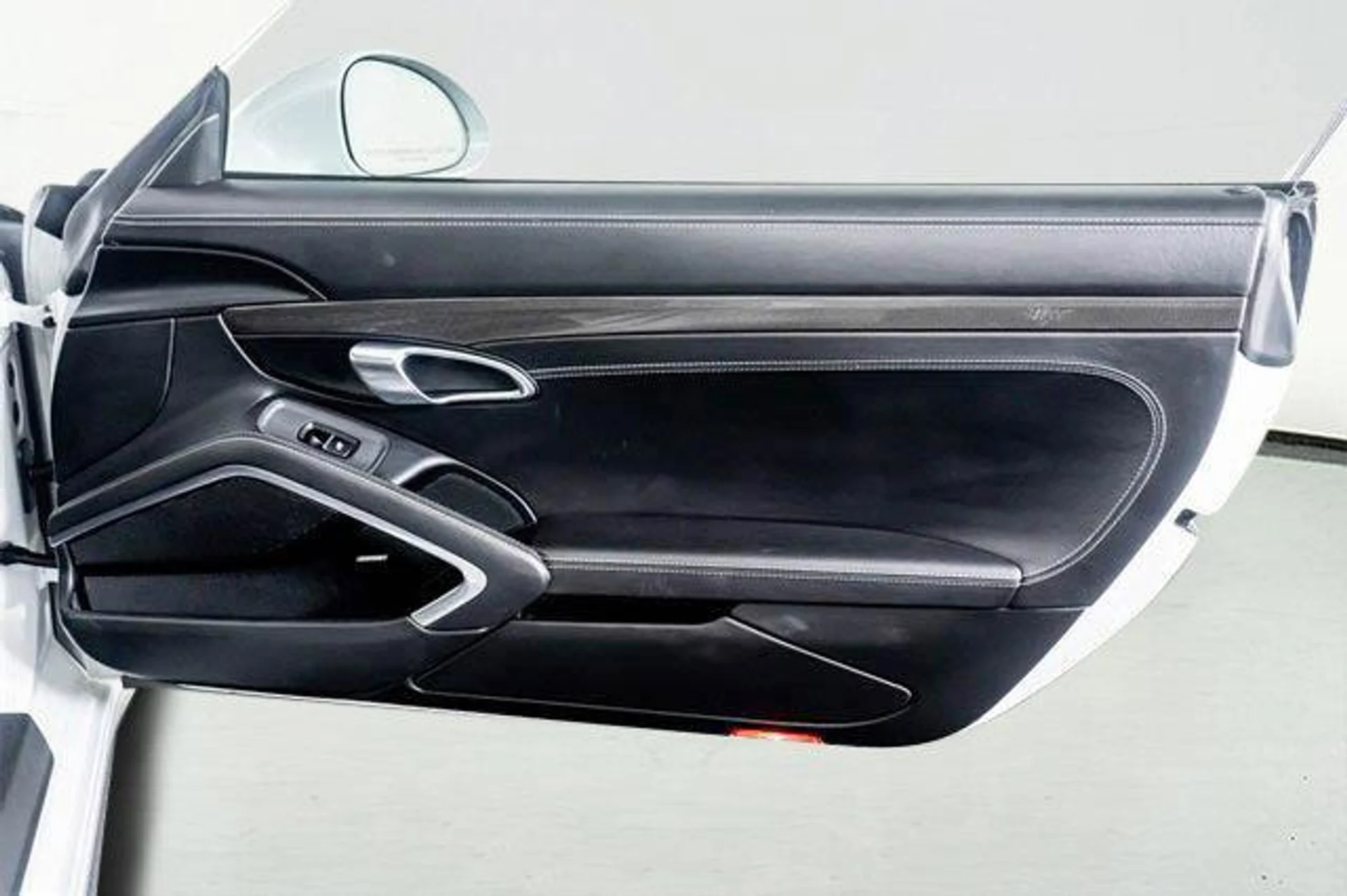 mph034_1487326569_BI_4_U1_Zg84_Qlv_GJ_5g_Fwbl_UTHU_1_Q_a2bd5036a3