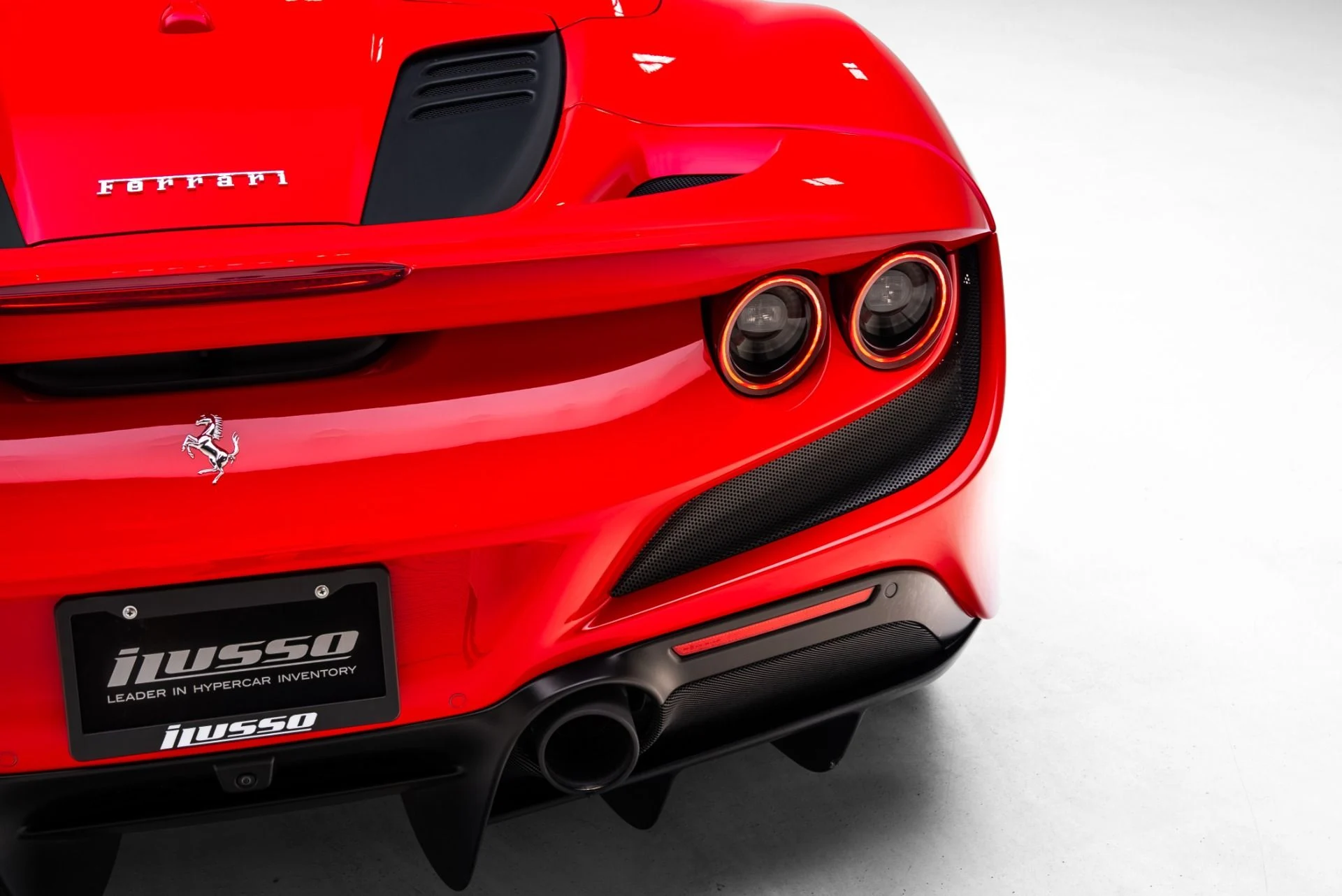 mph034_1505421189_Used_2022_Ferrari_F8_Spider_1772060446_82bf31b7cc