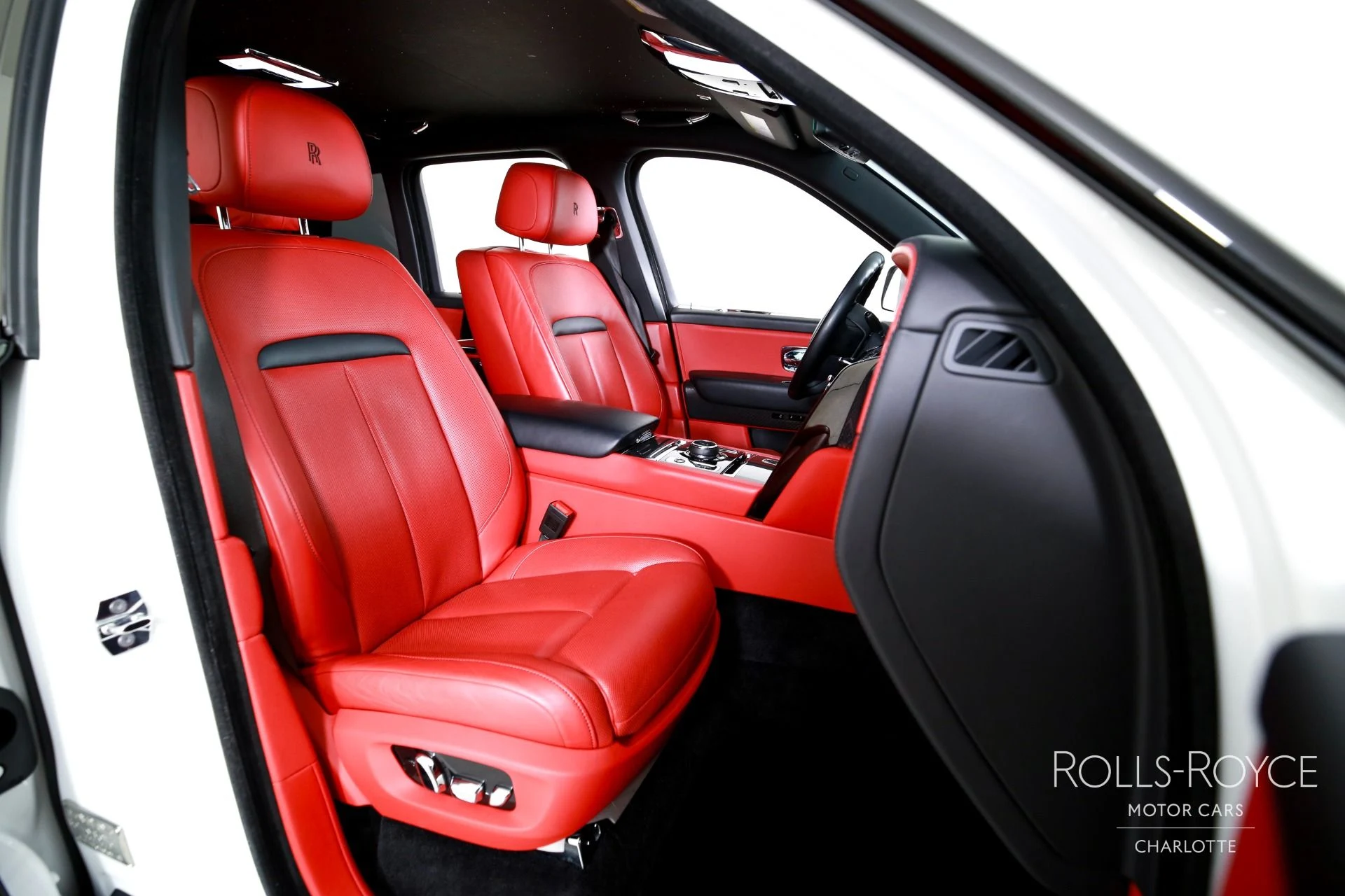 mph034_1526854823_Used_2021_Rolls_Royce_Cullinan_Black_Badge_1767727722_25e79fce67