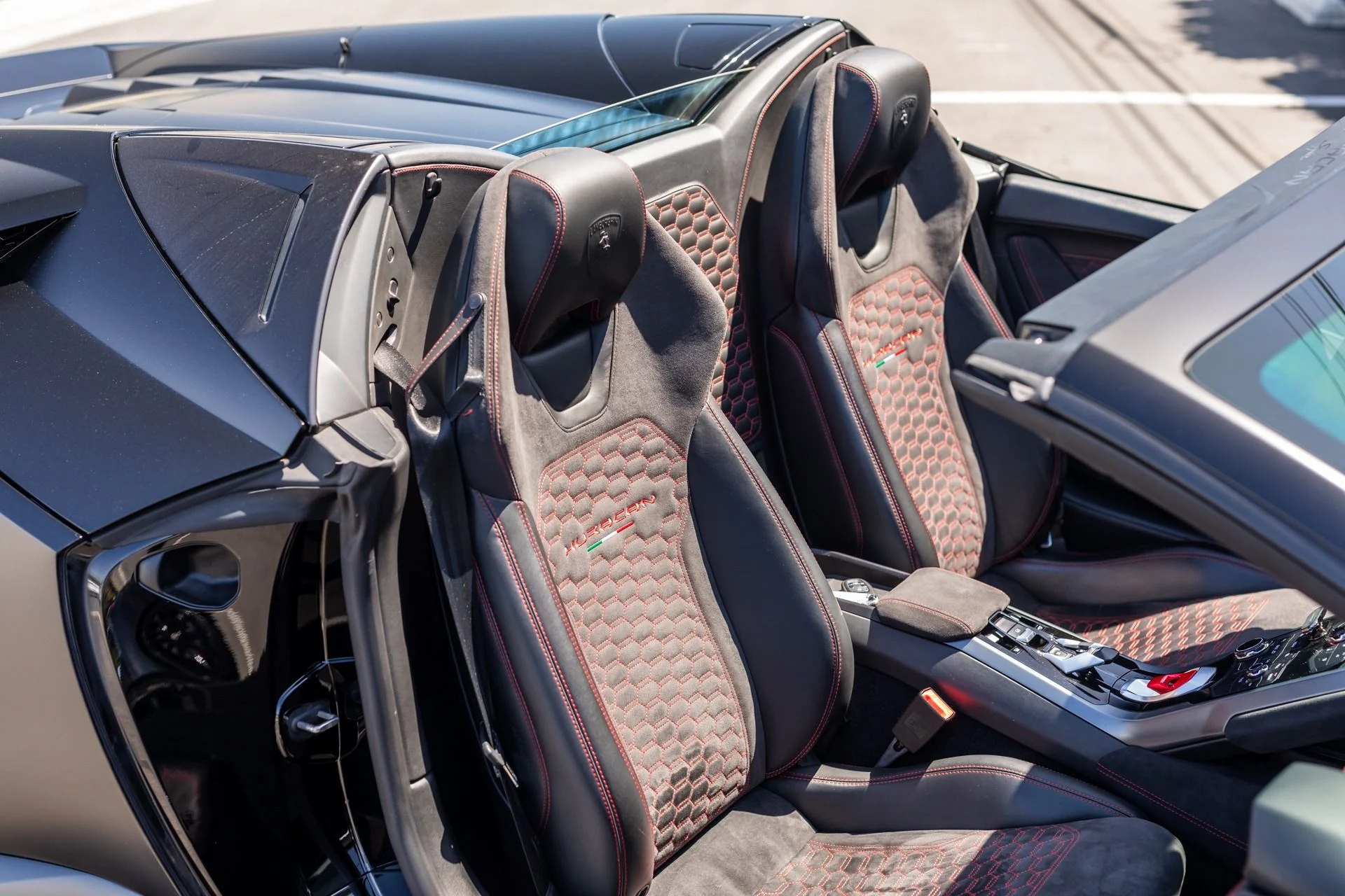 mph034_1537656450_Used_2018_Lamborghini_Huracan_LP_580_2_Spyder_1775682298_749d864528