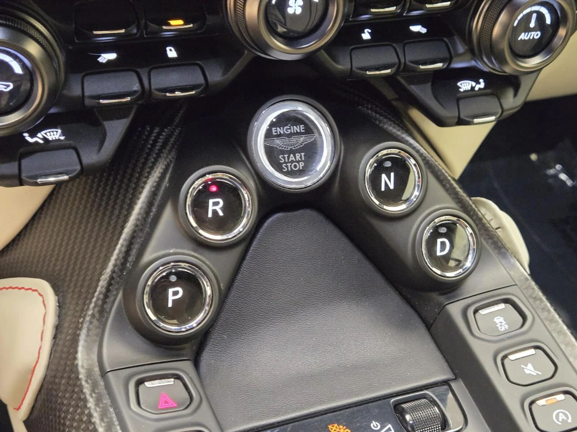 mph034_1538150292_Used_2023_Aston_Martin_Vantage_1784267000_b5904b7152