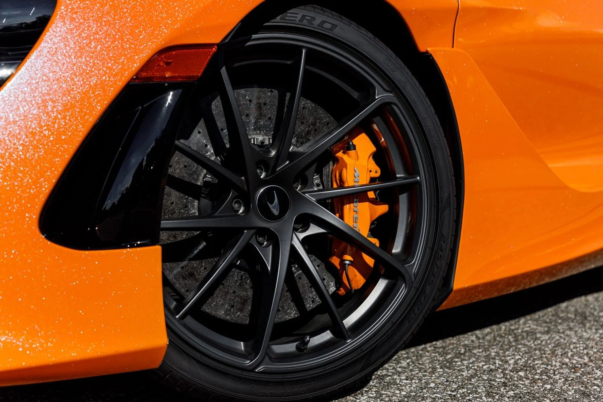 mph034_1549336712_515_p35_l_3bbc9b9eec