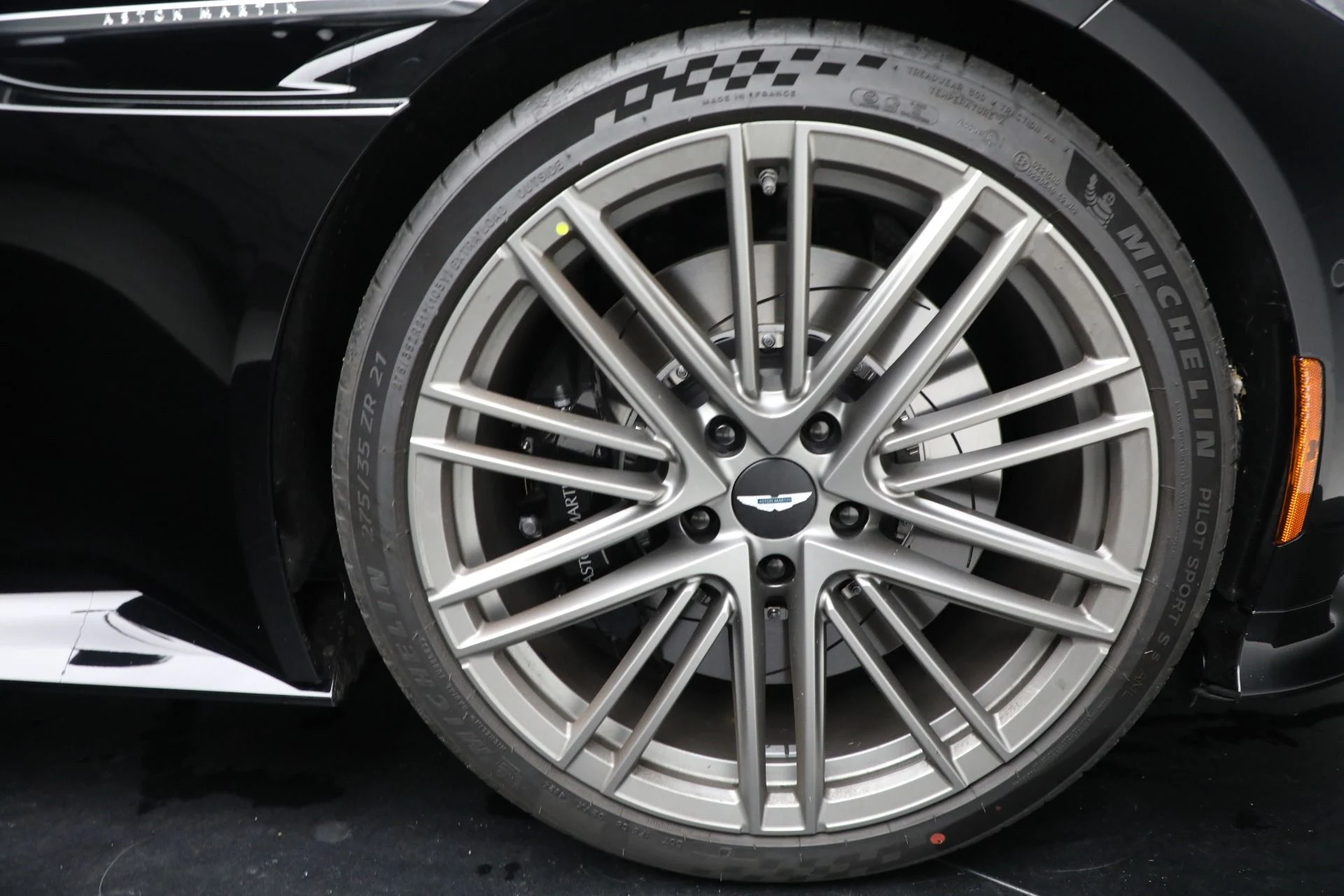 mph034_1555808471_New_2025_Aston_Martin_DB_12_Volante_0a8515a140