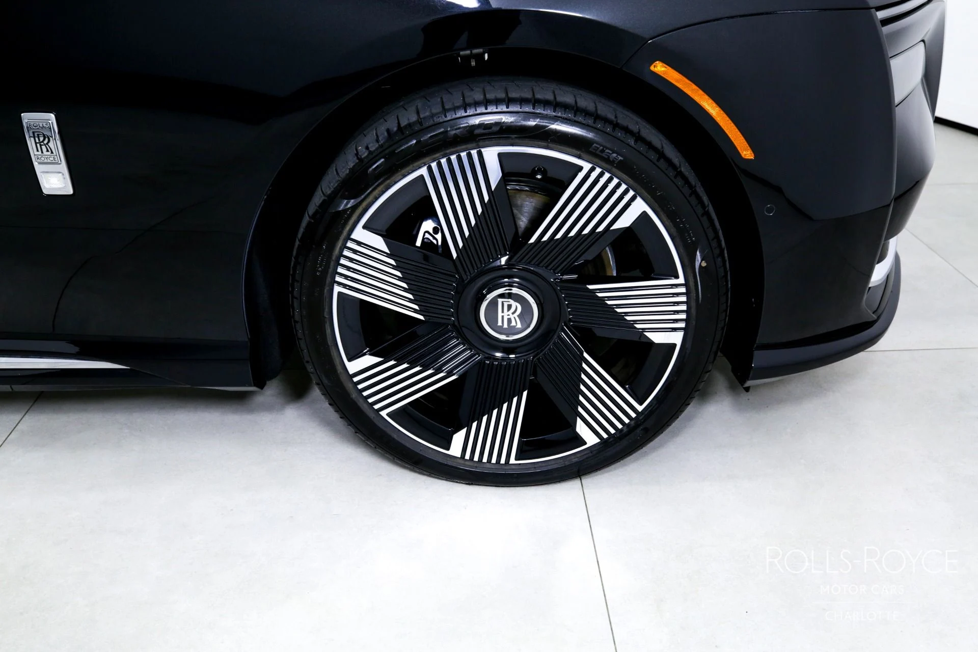 mph034_156272072_Used_2024_Rolls_Royce_Spectre_1745445459_fe86c3e9d7