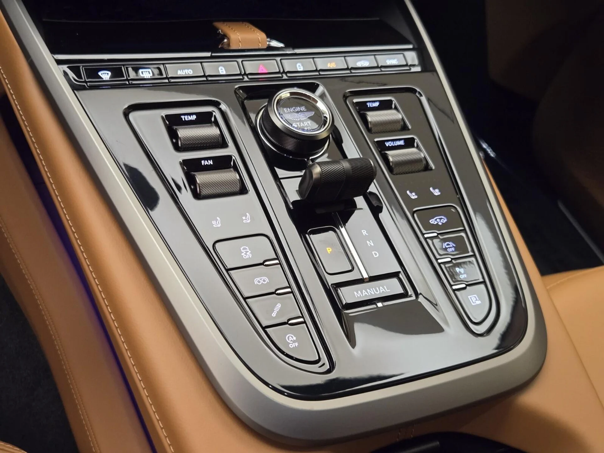 mph034_1563622303_New_2026_Aston_Martin_DBX_707_1761371621_b3c43740fe