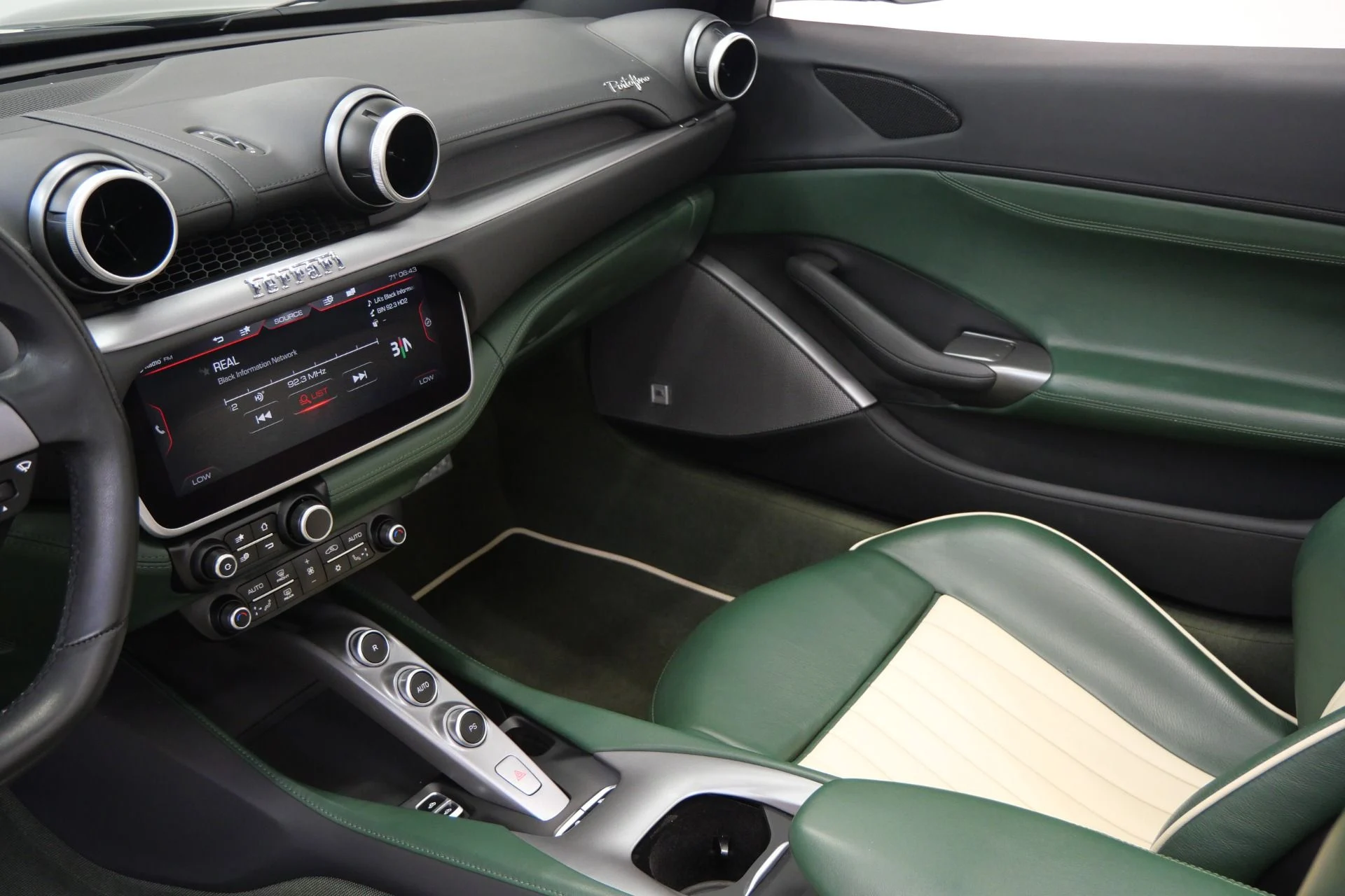 mph034_1587092359_Used_2019_Ferrari_Portofino_Tailor_Made_in_NYC_Unique_Exterior_and_Interior_Colors_Amazing_1779827037_ae1998035c