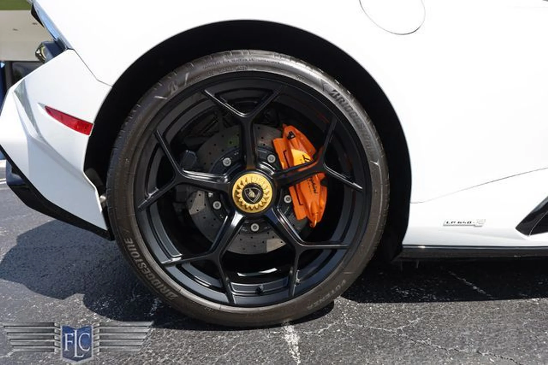 mph034_159041531_used_2023_lamborghini_huracan_tecnica_coupe_6305_23081999_39_640_887e2d90d5