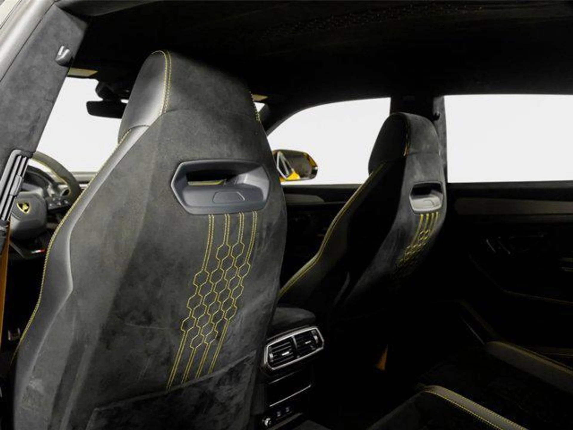 mph034_1599435496_Q0_Ke82_Bh_MJF_72_R_Bi_Is_Nb_B_Kym6g_f2a35f551a