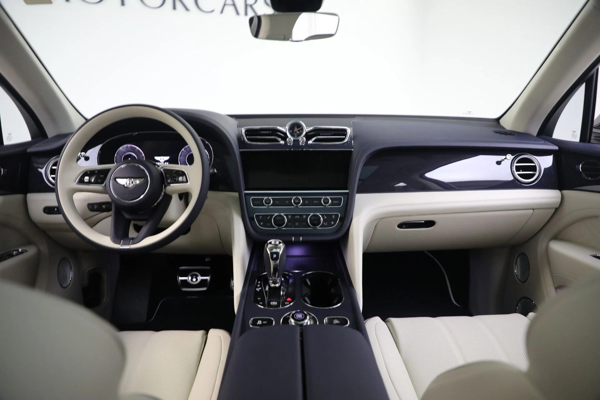 mph034_1611543265_New_2025_Bentley_Bentayga_Atelier_Edition_V8_f420d2c5aa