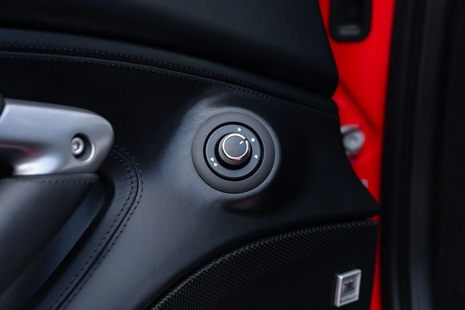 mph034_1614916694_Used_2022_Ferrari_F8_Tributo_1777610144_80a5a6fb05