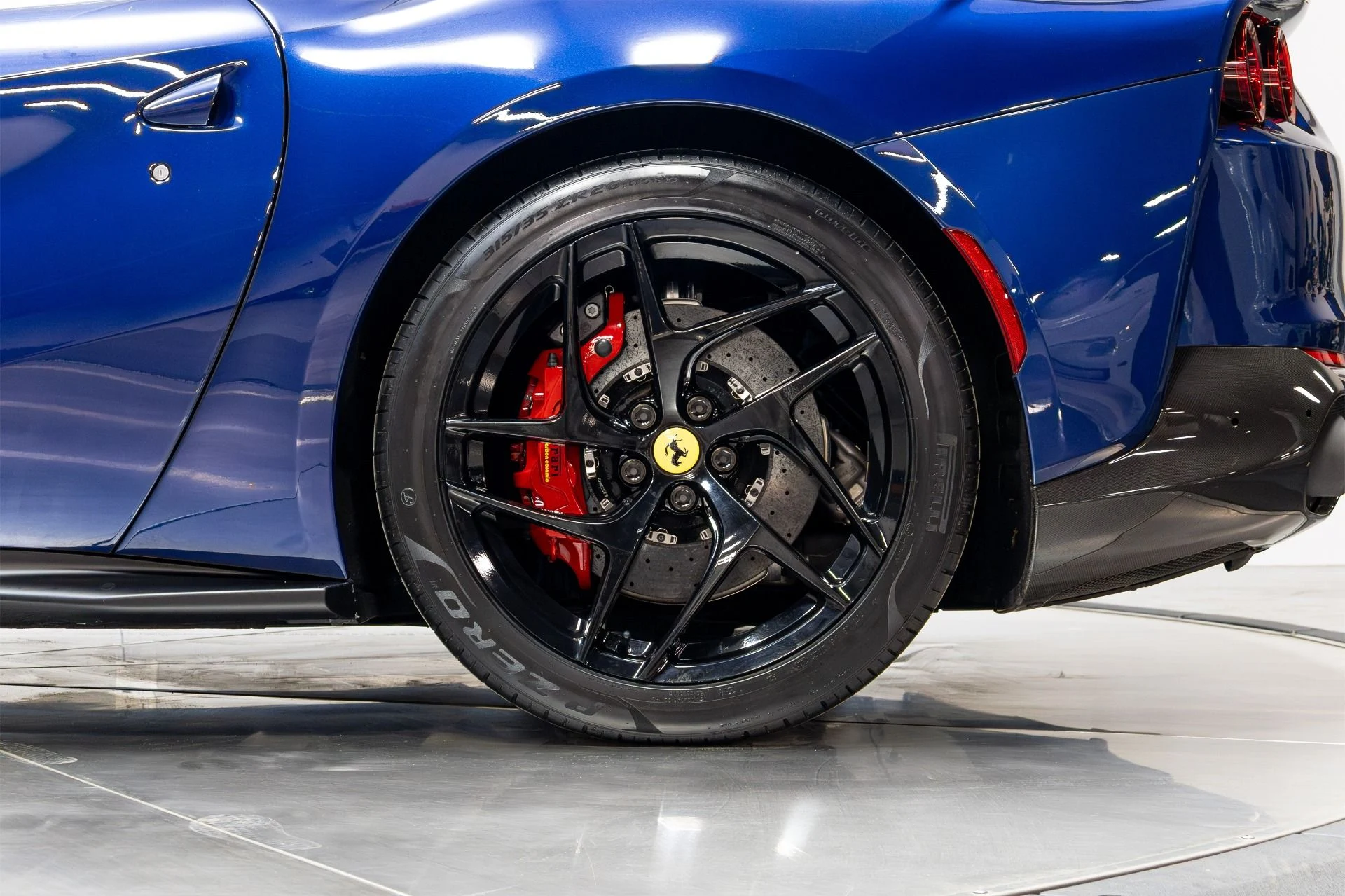 mph034_1623353418_Used_2019_Ferrari_812_Superfast_1774911934_3906768919