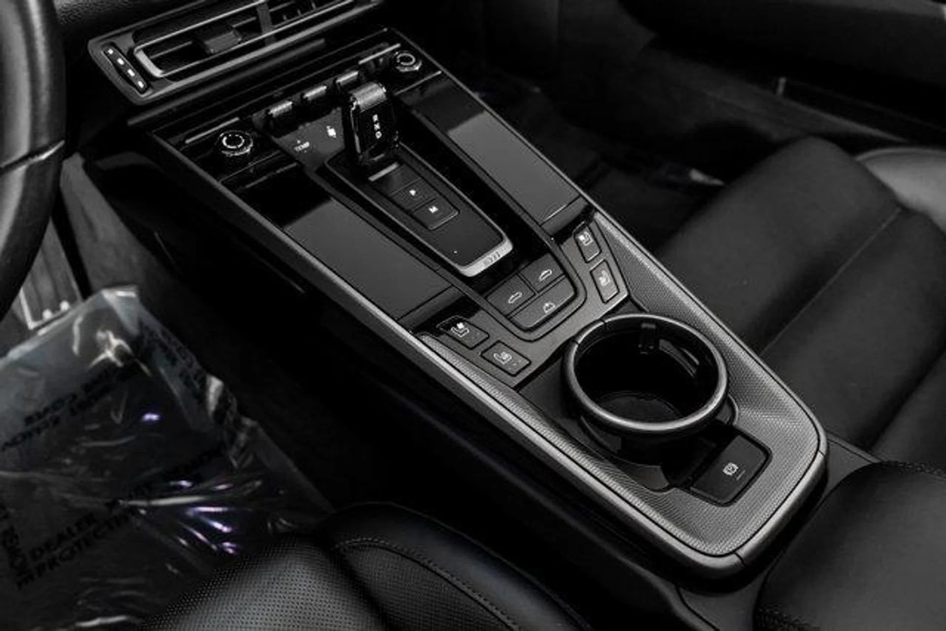 mph034_1635394594_H_Ghfsp59_Xj_UY_935xl_Yira_DR_Gno_Q_b46478e818