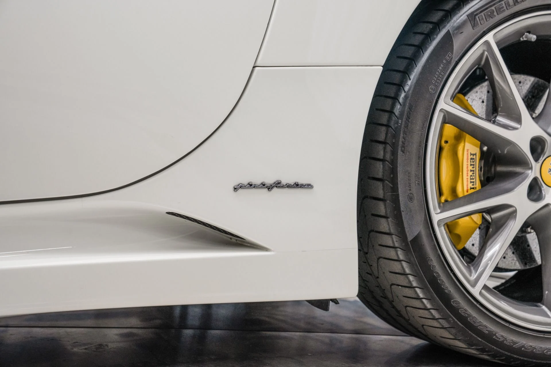 mph034_1643922272_Used_2014_Ferrari_California_1762200649_01cc12c044