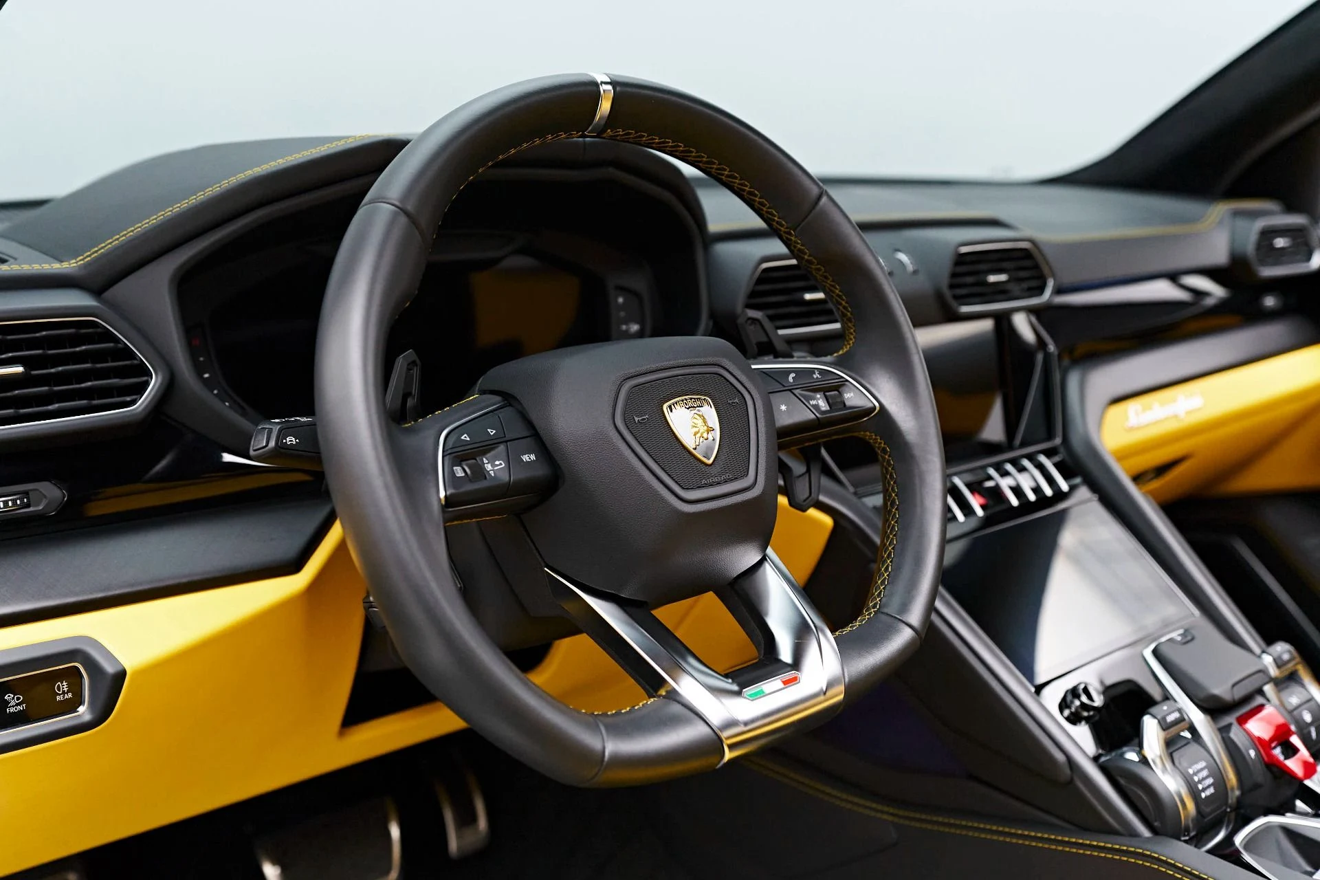 mph034_1647752375_Used_2022_Lamborghini_Urus_1714440387_d320fa8a0c