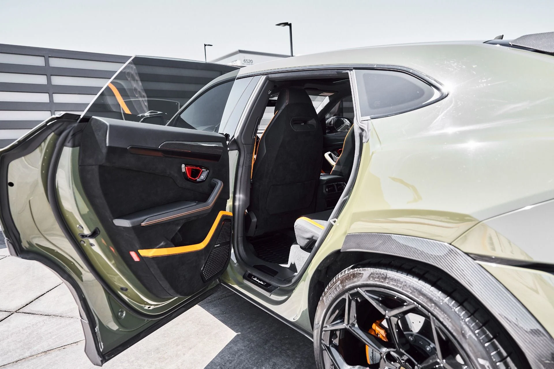 mph034_1651180761_Used_2023_Lamborghini_Urus_Performante_1778288916_a40b500ba5