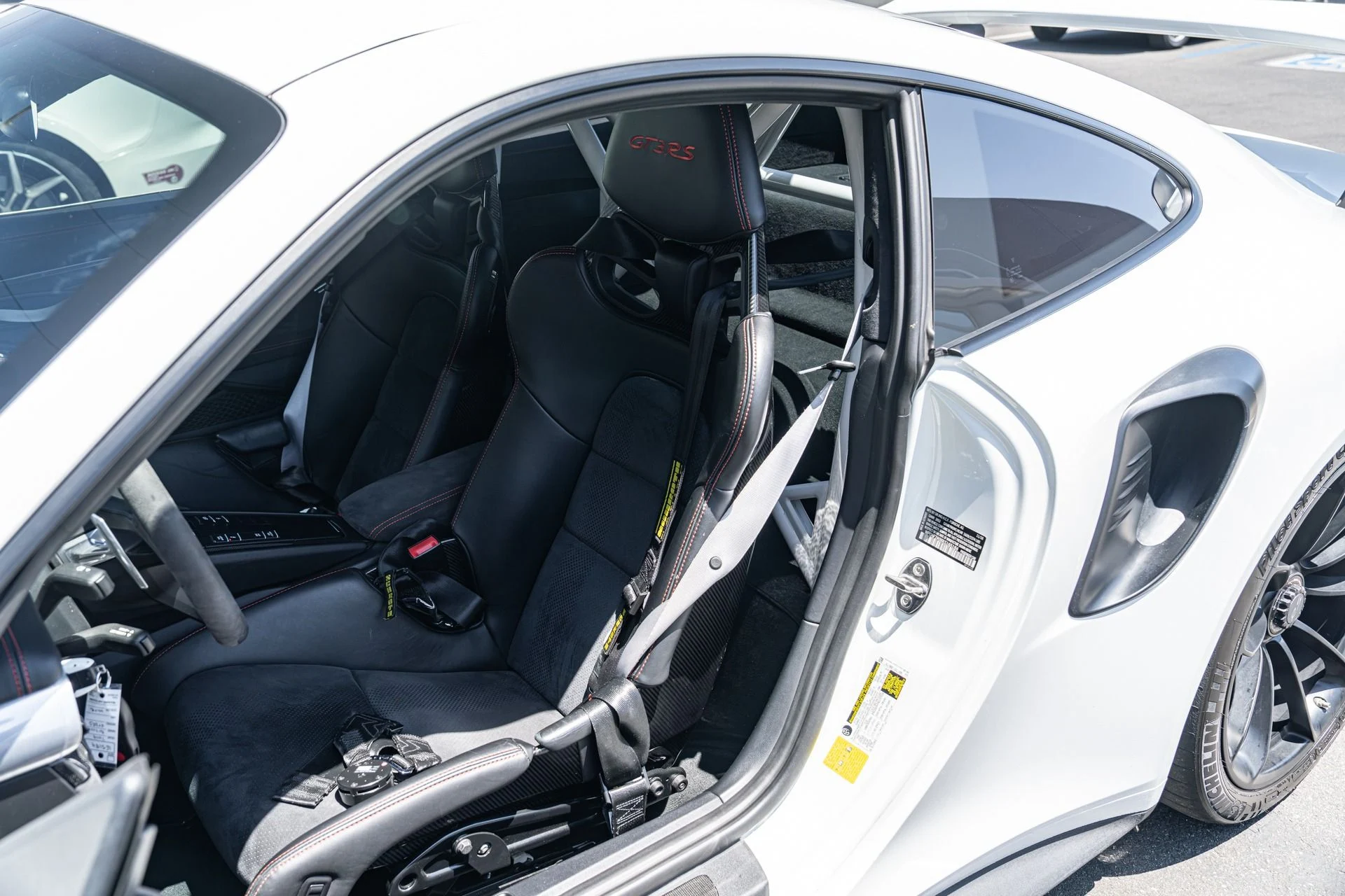 mph034_1651917300_Used_2019_Porsche_911_GT_3_RS_1754072611_3a4056c8cb