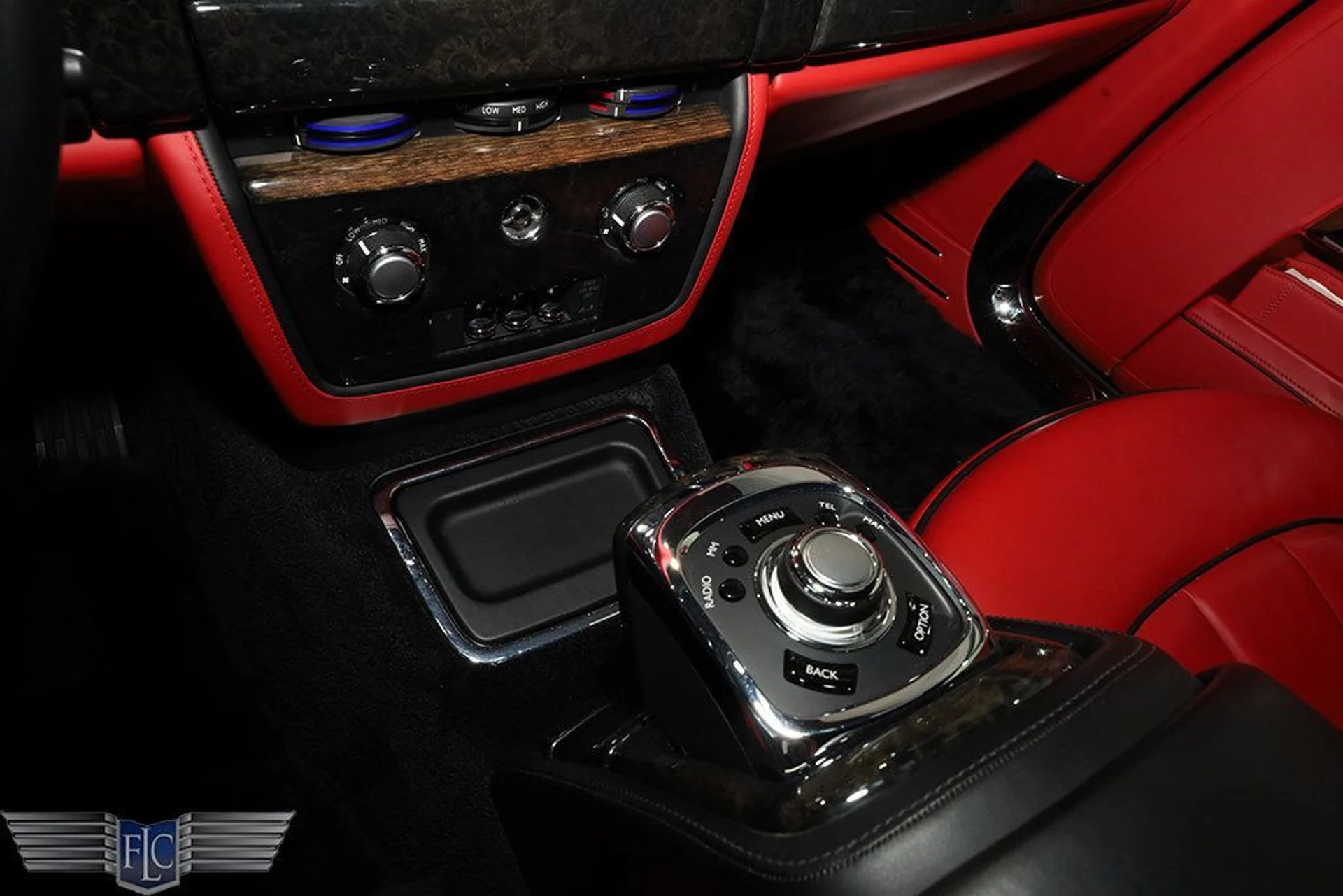 mph034_165471310_used_2017_rolls_royce_phantom_drophead_coupe_9689_23040582_35_1024_5410644ebe