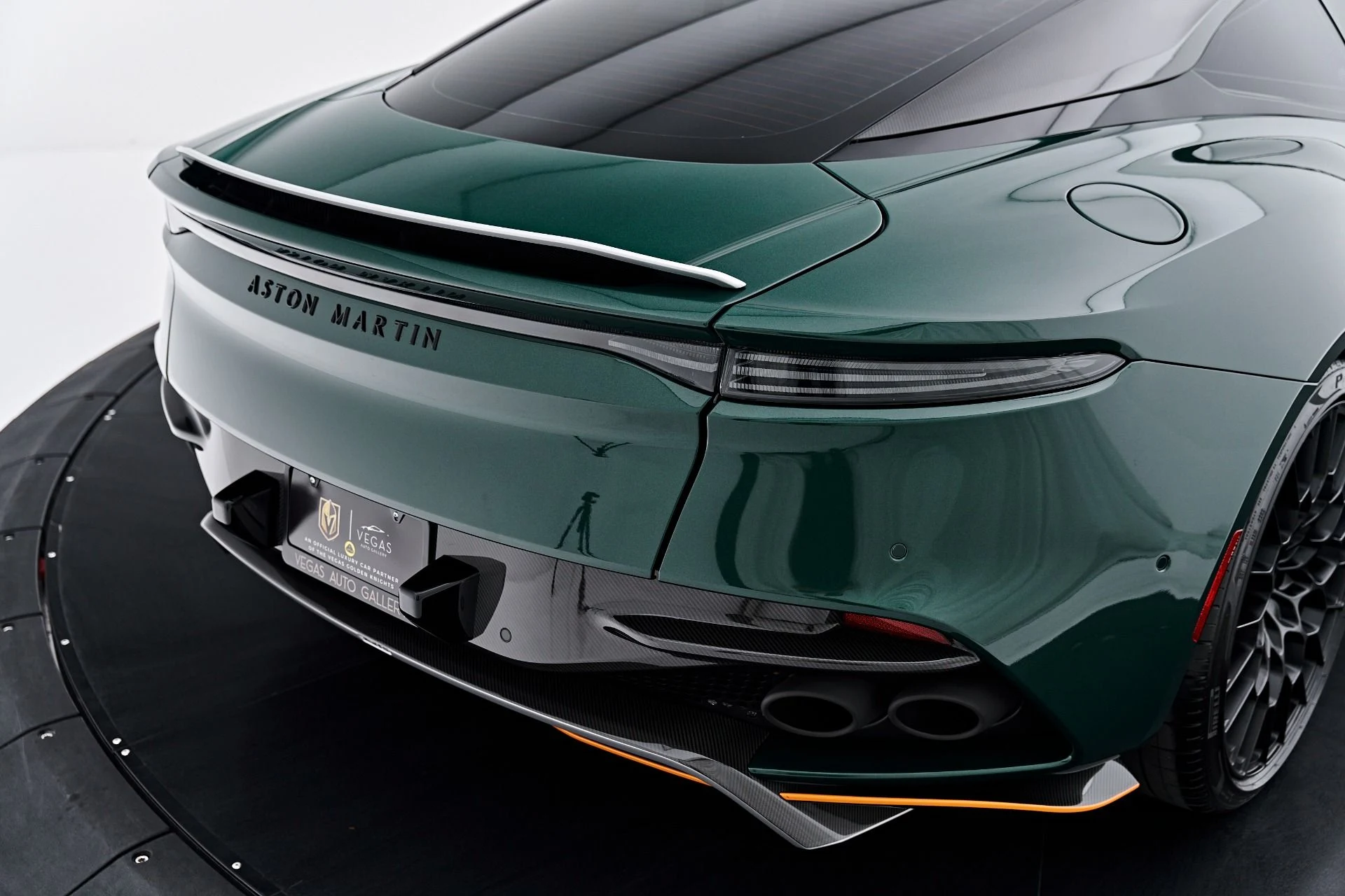 mph034_1657220608_Used_2023_Aston_Martin_DBS_Ultimate_1787789405_1541916eaf