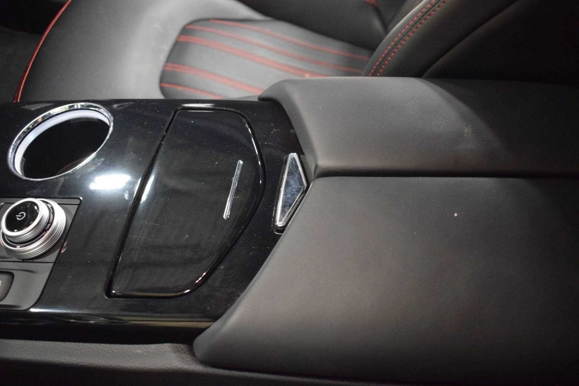 mph034_165893046_ab17cde9176c2f357d5763e51d9fc848x_715d9fa1cd