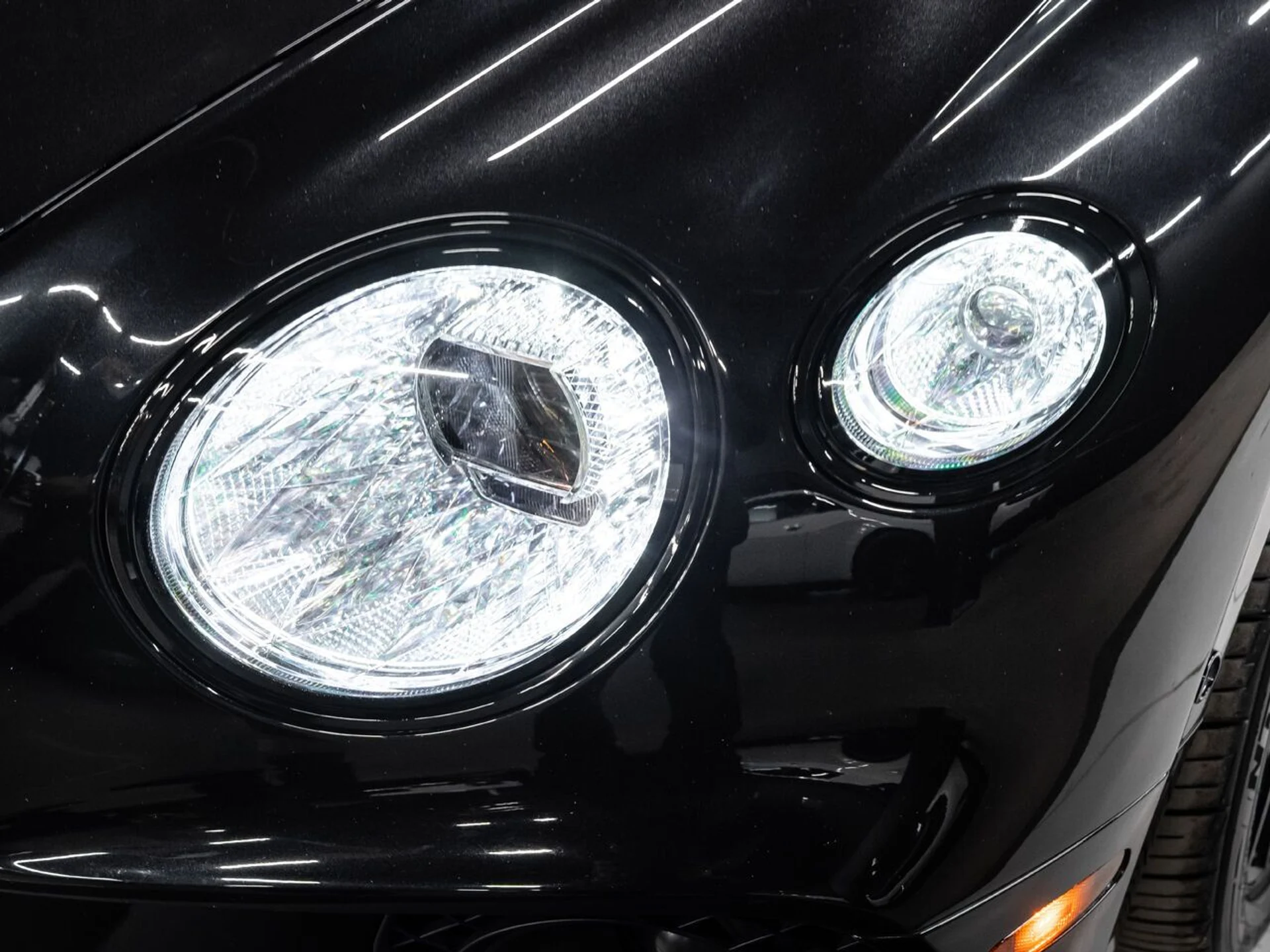 mph034_1670070828_bentley_continental_2022_3cda53e82e