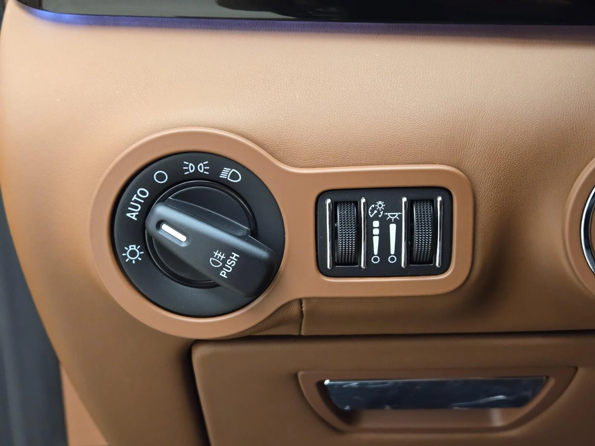 mph034_1677094595_Used_2022_Maserati_Quattroporte_Modena_Q4_1761975867_d2efbc434e