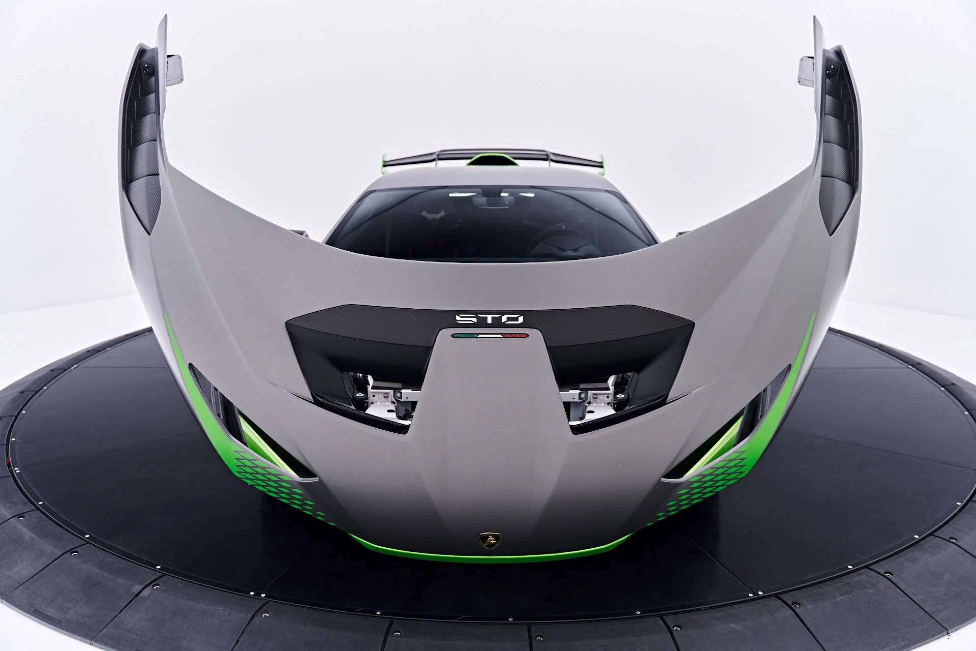 mph034_1678697923_Used_2023_Lamborghini_Huracan_STO_Base_1784576268_2f206d5124
