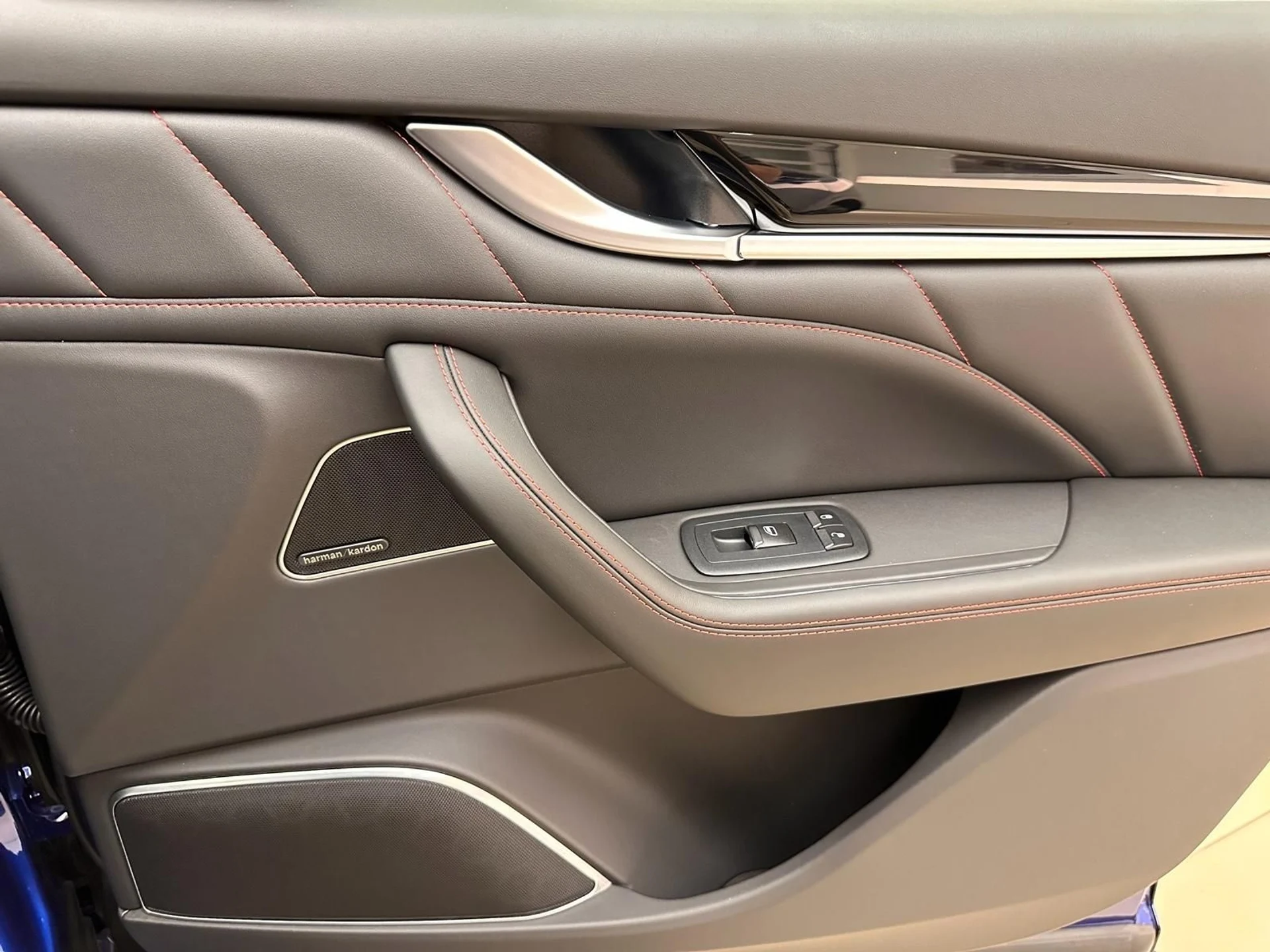 mph034_1697835496_New_2024_Maserati_Levante_Modena_1753160668_a8a7fc9dbd