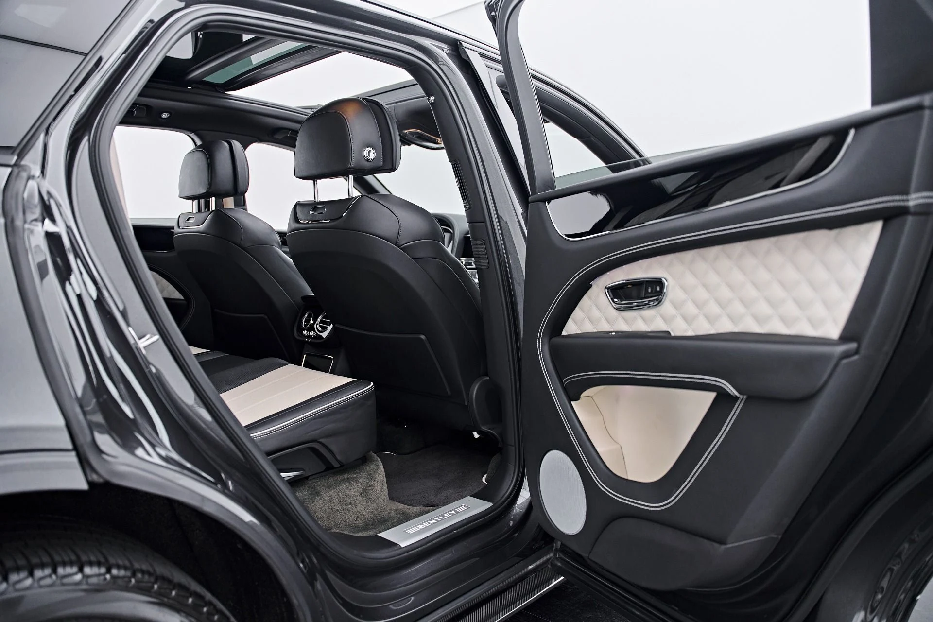 mph034_170100263_Used_2022_Bentley_Bentayga_V8_1791935736_217fa70dec