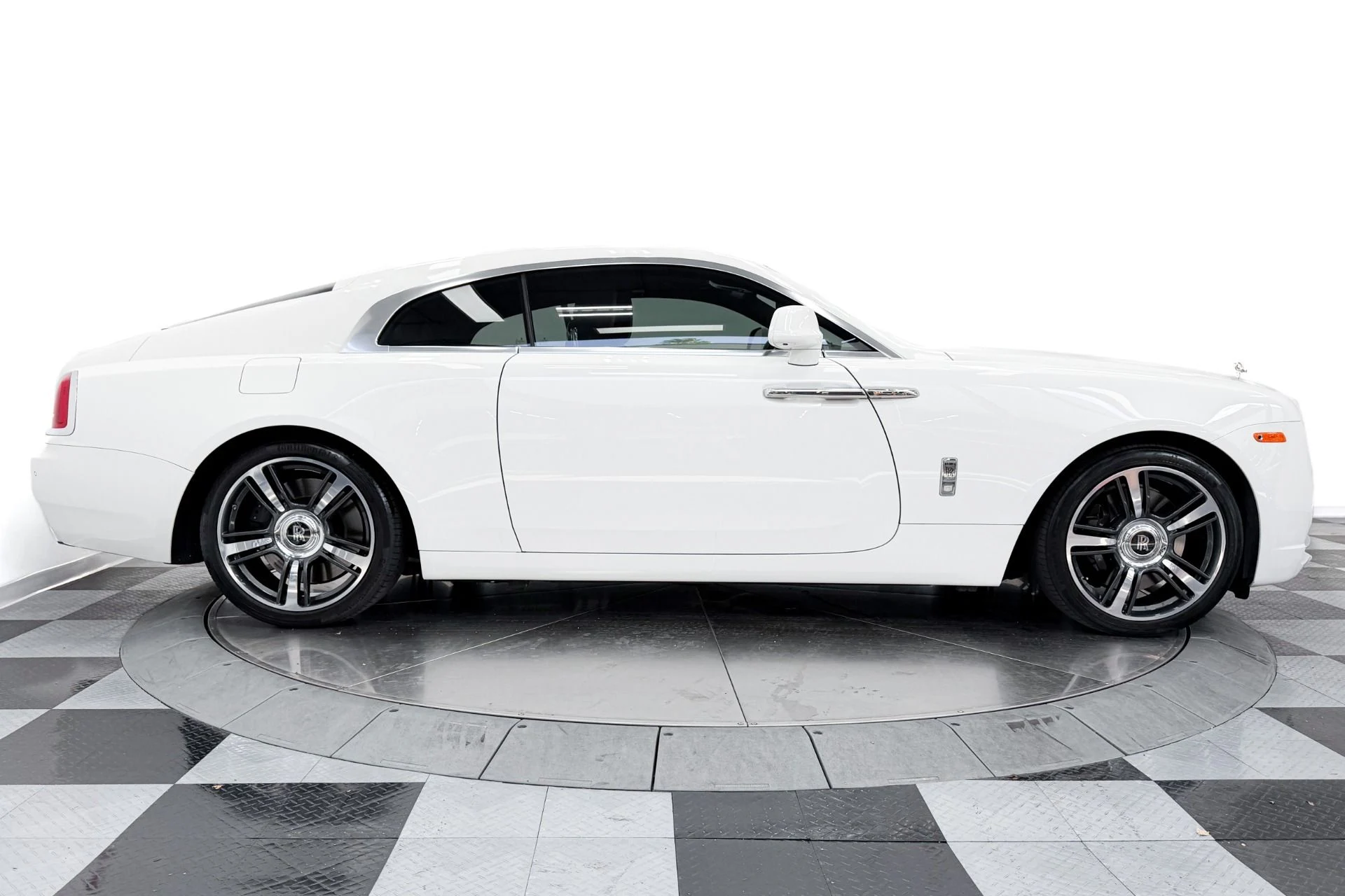 mph034_1701271835_Used_2019_Rolls_Royce_Wraith_Starlight_Headliner_Drivers_Assistance_3_1782320533_bbbb4e8dbb